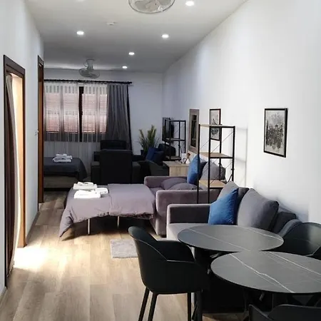 Old Stone Boutique מלון *