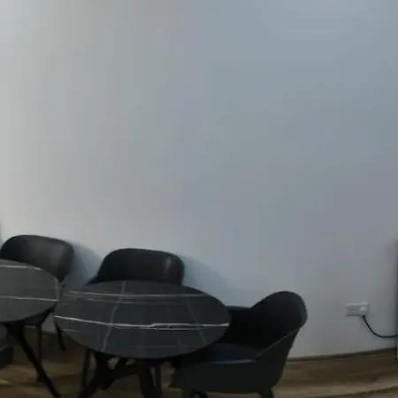 Old Stone Boutique מלון