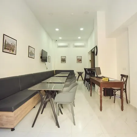 Old Stone Boutique מלון