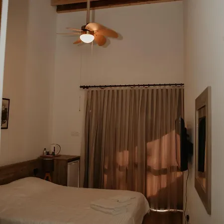 Old Stone Boutique ניקוסיה