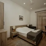 Old Stone Boutique ニコシア
