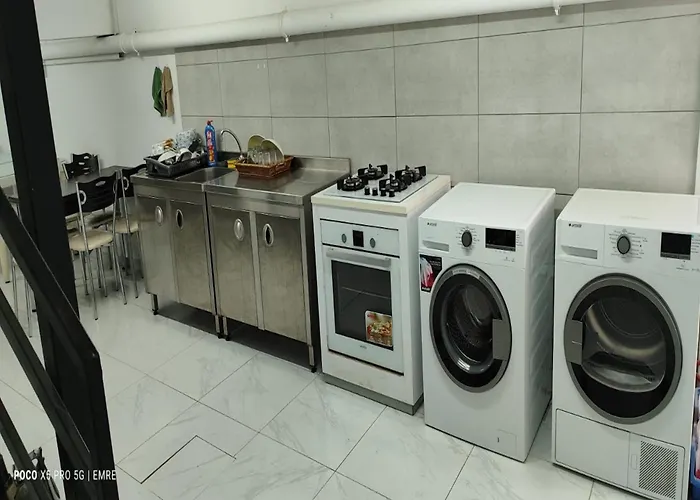 Old Stone Boutique *