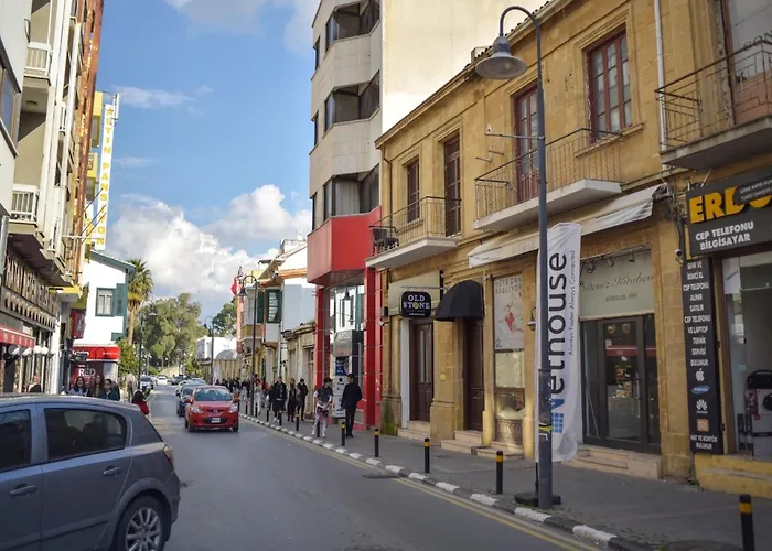 Old Stone Boutique *